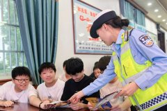 安徽颍上：交通平安进校园 护航学子新学期